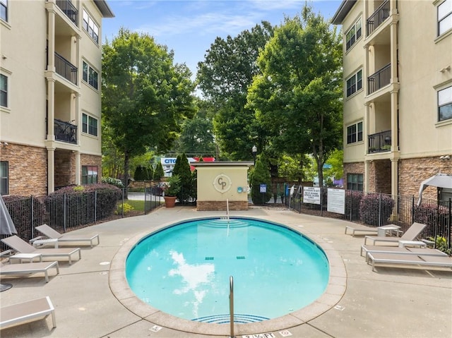 2240 Cheshire Bridge Rd NE Unit 206, Atlanta, GA 30324 - view of community pool
