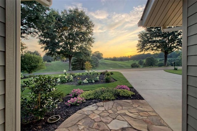 502 Cottage Crest Dr, Clarkesville, GA 30523 - view of yard at dusk