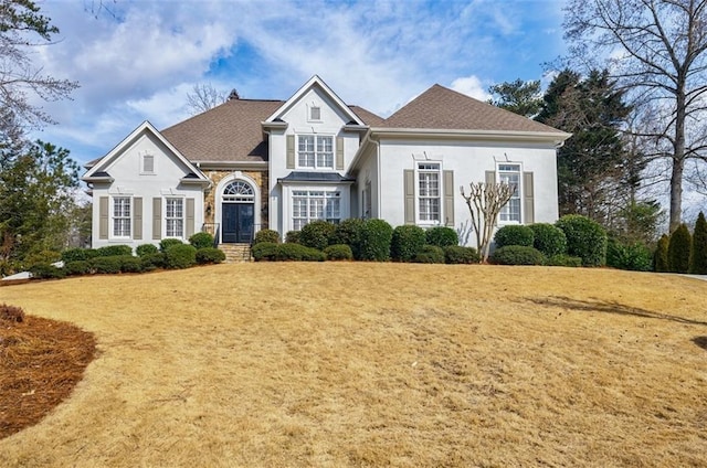 view of front of house featuring a front yard