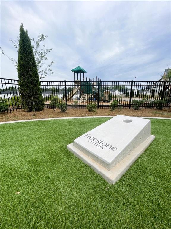 2002 Freestone Way, Marietta, GA 30064 - view of yard