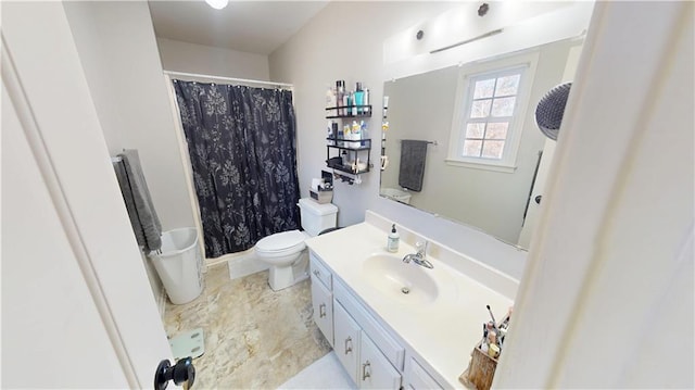 full bathroom with toilet, curtained shower, and vanity