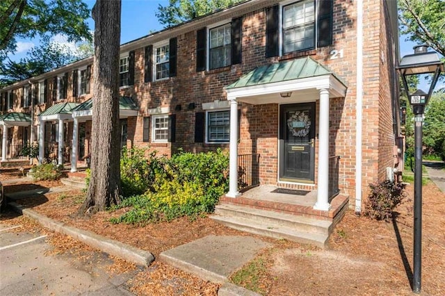 view of front of house