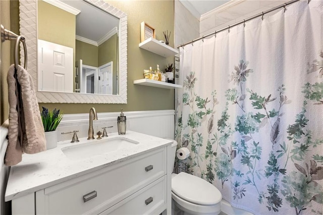 370 Fairleaf Ct, Alpharetta, GA 30022 - bathroom featuring ornamental molding, toilet, vanity, wainscoting, and a shower with curtain