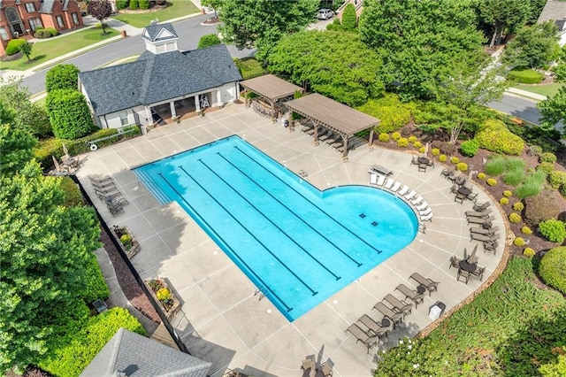370 Fairleaf Ct, Alpharetta, GA 30022 - community pool with a patio and fence