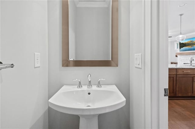 1858 Glenview Park Cir, Duluth, GA 30097 - bathroom featuring ornamental molding and wood finished floors