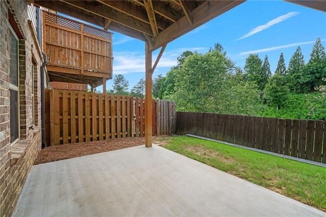 1858 Glenview Park Cir, Duluth, GA 30097 - fenced backyard featuring a patio area