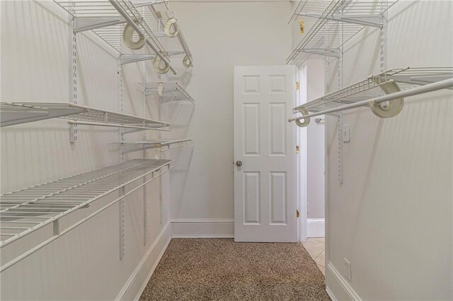 1124 Lawton Pl SW, Atlanta, GA 30310 - walk in closet featuring light carpet