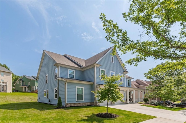 view of front of house with a front lawn