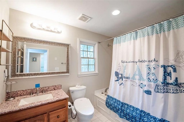 full bathroom featuring visible vents, shower / tub combo with curtain, vanity, and toilet