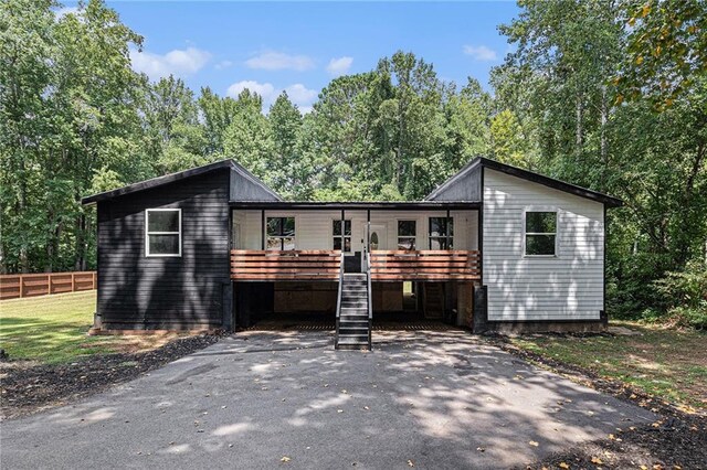 view of front of property