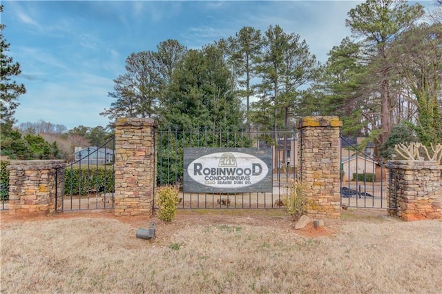 view of community / neighborhood sign