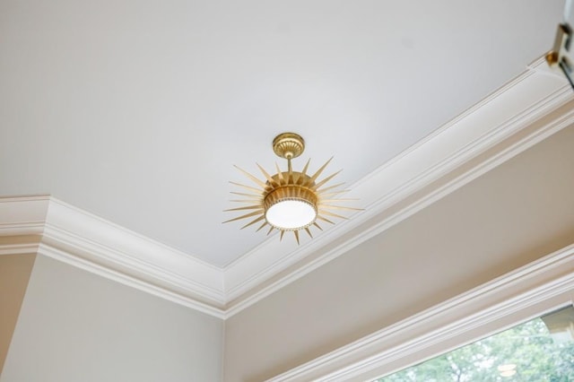 663 Clifton Rd NE, Atlanta, GA 30307 - detailed view of crown molding