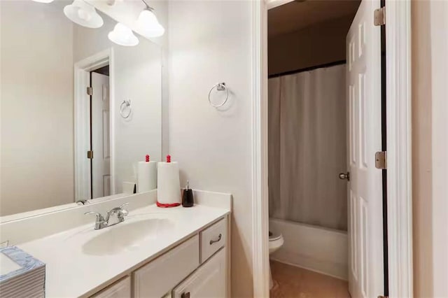 full bathroom featuring vanity, toilet, and shower / tub combo with curtain