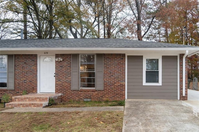 view of front facade with brick siding