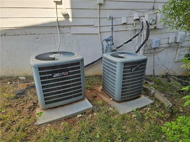 3773 Summer Rose Dr, Atlanta, GA 30341 - exterior view of cooling unit and electric meter