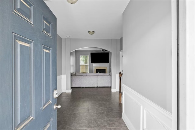 133 Worthing Ln, Fairburn, GA 30213 - hall with arched walkways and wainscoting