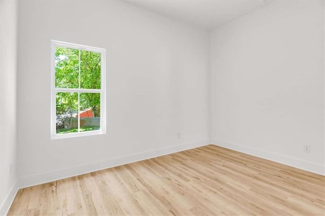 614 Glendale Rd, Scottdale, GA 30079 - unfurnished room with baseboards and wood finished floors
