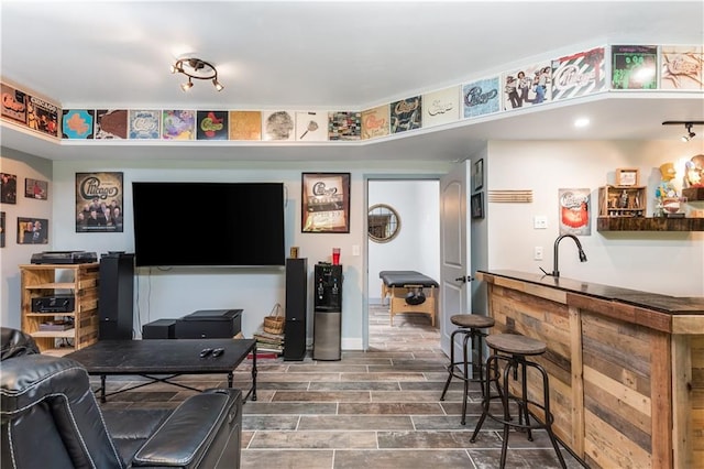 living room featuring wet bar