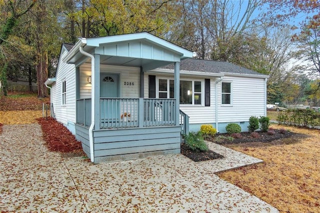 bungalow featuring covered porch