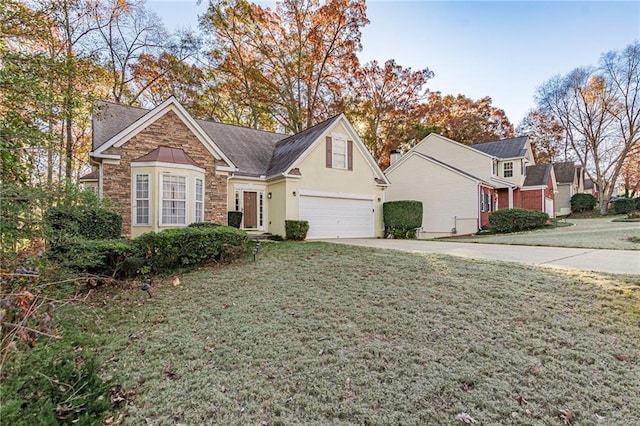 view of front of house featuring a front yard