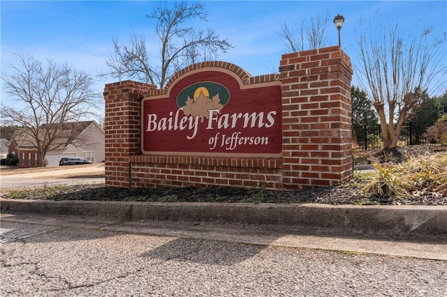 view of community / neighborhood sign