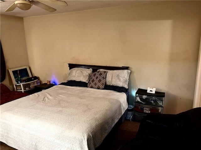 bedroom featuring ceiling fan