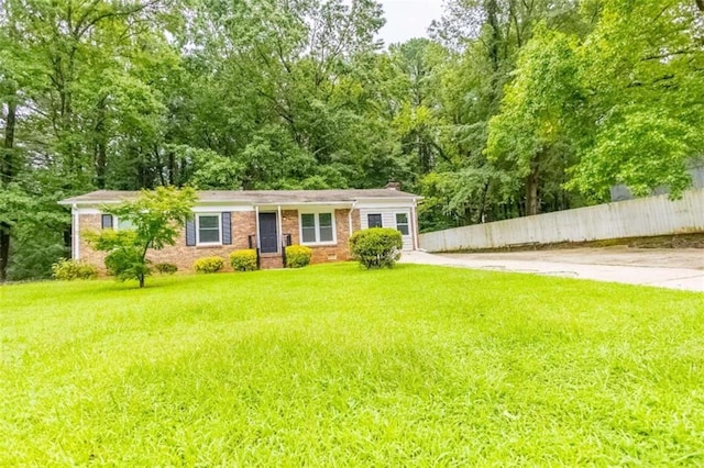 view of front of property with a front lawn