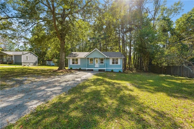 view of front facade with a front yard