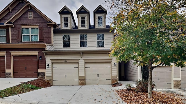 view of front of house featuring a garage