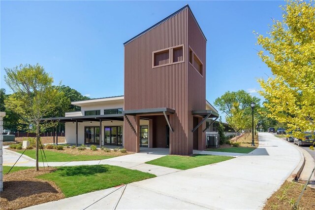 1392 Cozy Cir Unit 349, Atlanta, GA 30315 - view of front facade with central AC unit and a front lawn