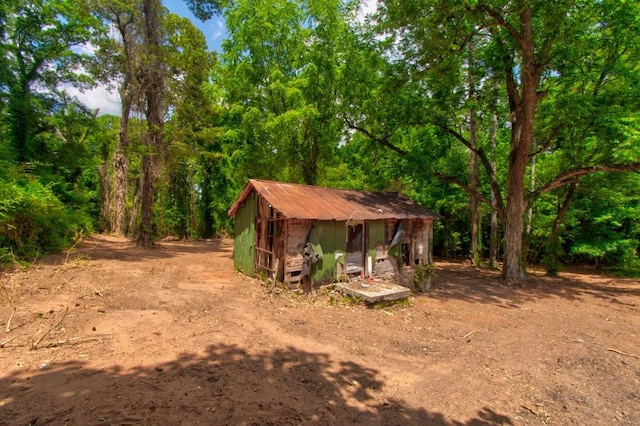 view of outbuilding