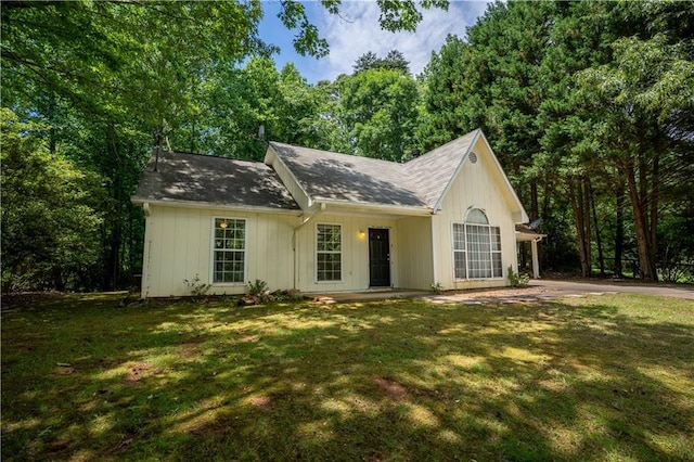 5340 Young Deer Dr, Cumming, GA 30041 - ranch-style house with a front lawn, roof with shingles, and driveway