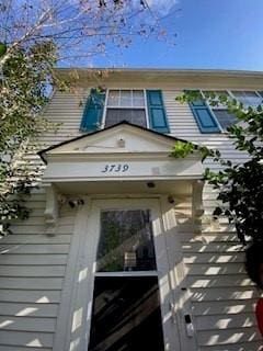 view of entrance to property