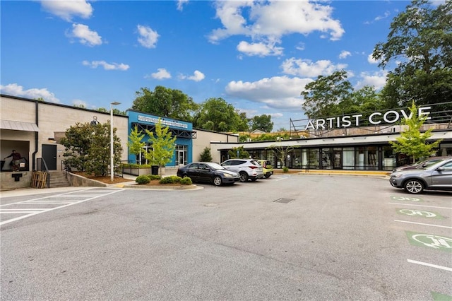 383 Pratt Dr SE Unit 503, Atlanta, GA 30315 - view of uncovered parking lot