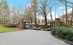 5808 Swinging Gate Rd, Gainesville, GA 30506 - view of gate