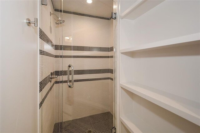805 Wesley Oak Rd, Sandy Springs, GA 30328 - bathroom featuring a shower stall