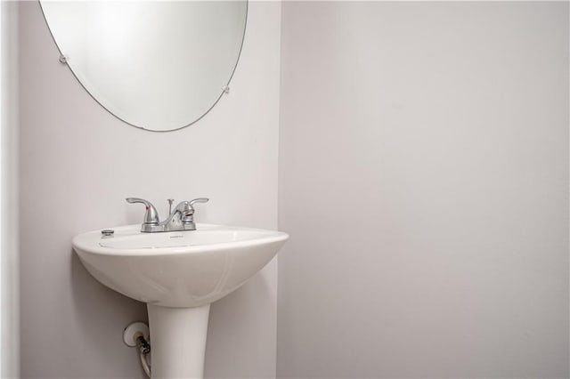 2544 Castellan Dr, Atlanta, GA 30316 - view of bathroom