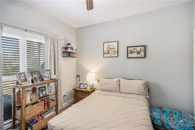 bedroom with ceiling fan