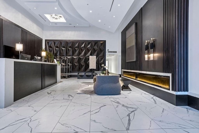 400 W Peachtree St NW Unit 3611, Atlanta, GA 30308 - common area featuring a towering ceiling and recessed lighting