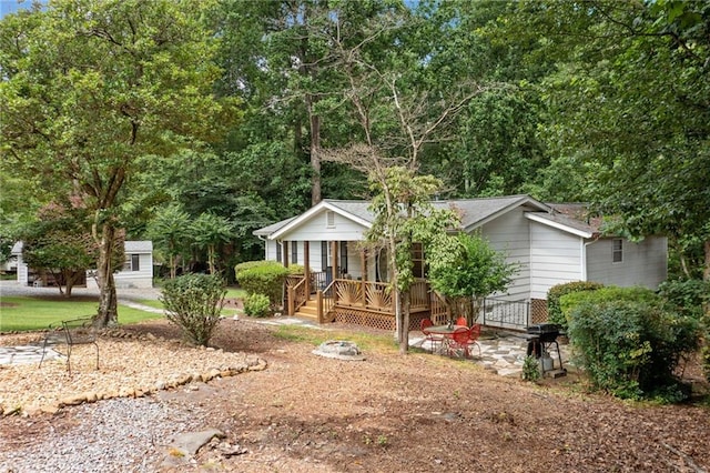 307 Little Hickory Ln, Woodstock, GA 30189 - view of front facade with a porch