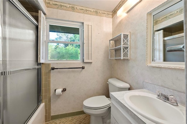 270 Lakemoore Dr NE Unit B, Atlanta, GA 30342 - full bath featuring vanity, enclosed tub / shower combo, and tile patterned floors
