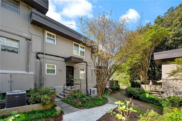 270 Lakemoore Dr NE Unit B, Atlanta, GA 30342 - doorway to property featuring stucco siding