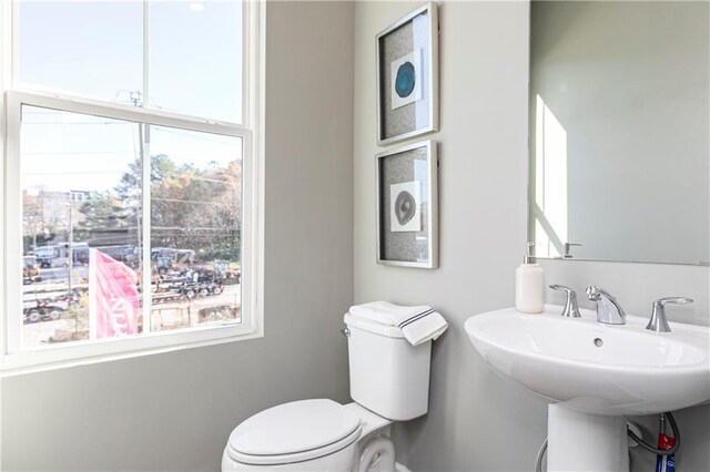 357 Skylar Ct SE, Atlanta, GA 30315 - bathroom featuring toilet and a sink