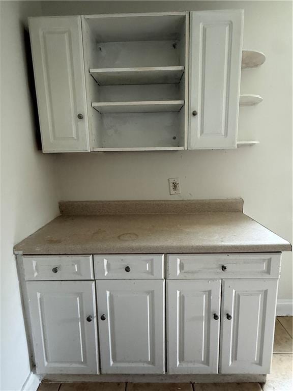210 Ormond St SW, Atlanta, GA 30315 - detailed view of baseboards