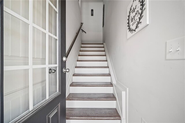 507 Bishop Ln, Woodstock, GA 30188 - view of staircase