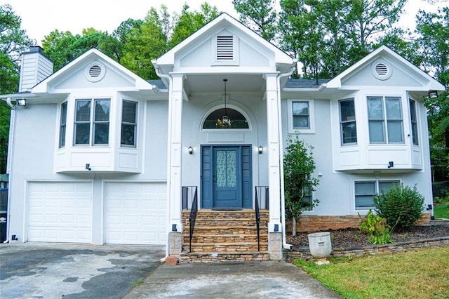 view of front facade featuring a garage