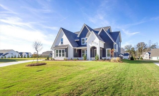 view of front of house featuring a front yard