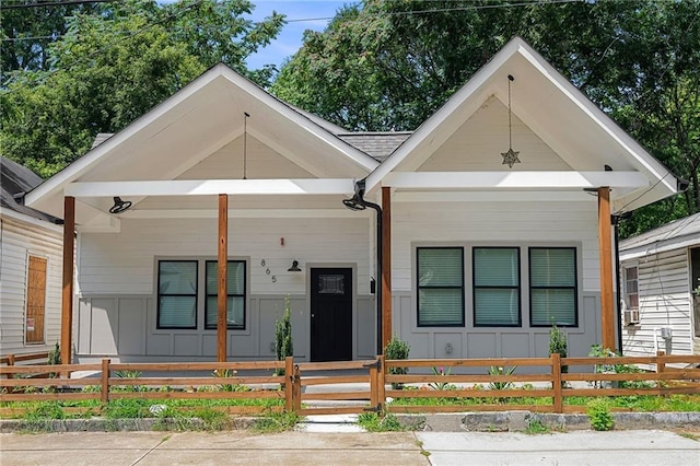 view of front of property featuring a porch