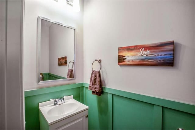 bathroom featuring vanity