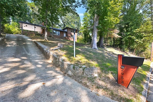 exterior space featuring driveway